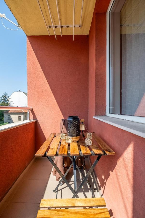 Deja Vu, Cozy & Quiet 1 Bdr Fast Wi-fi Apartment *